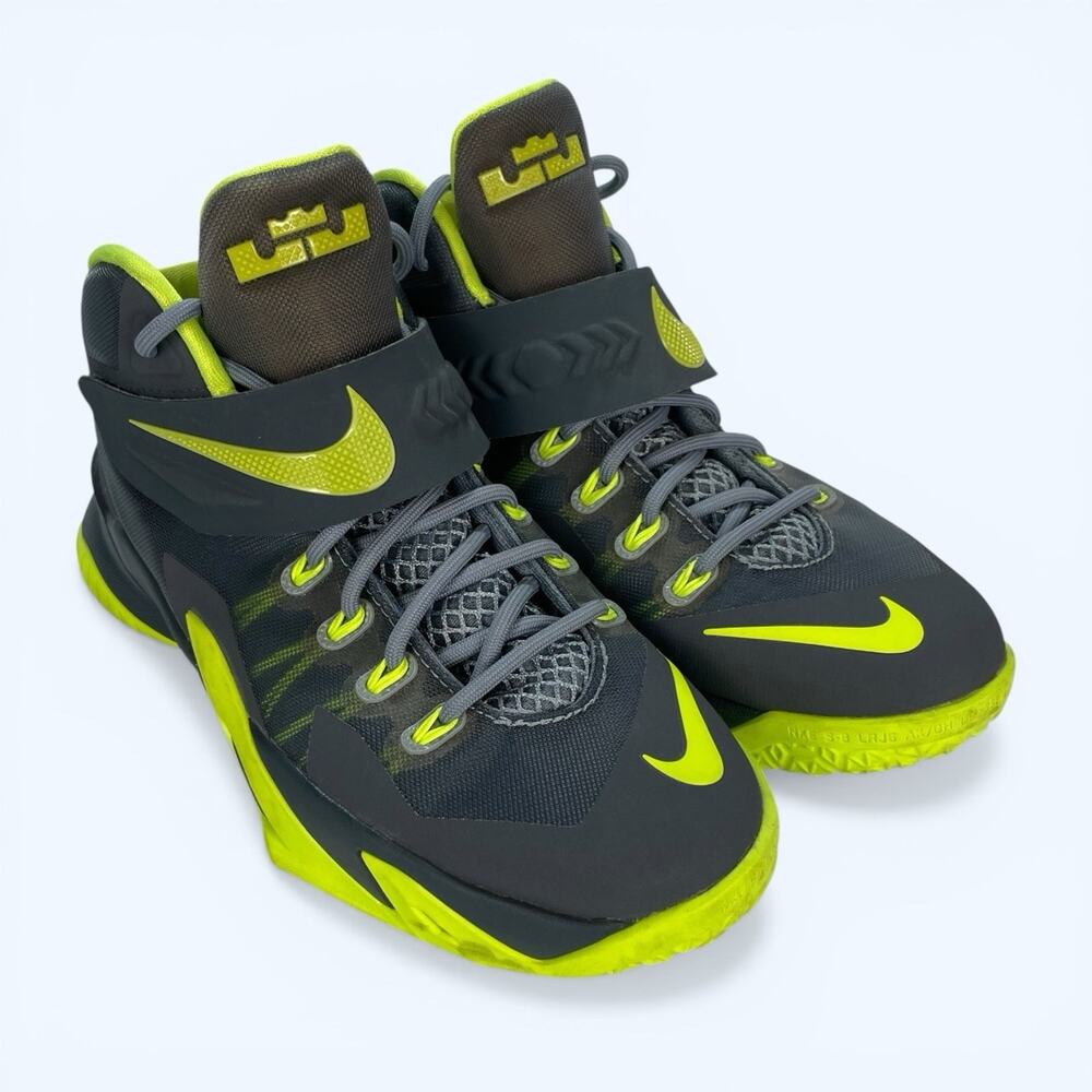 Nike LeBron Soldier 8 653645-002 Gray/Volt Basketball Sneakers Boy's Size 5.5Y